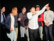 一木の同期芸人たちのトークで出た、「チャーハンマン」の元ネタをコラボする一木とチョコレートプラネット長田。