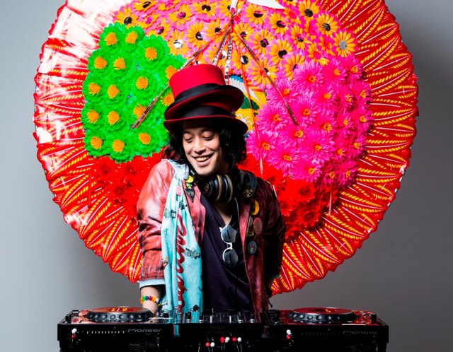 「YATSUI FESTIVAL 2013」を開催したDJやついいちろう。