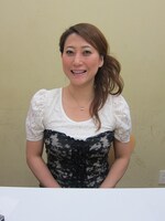 6月14日（金）に大阪・なんばグランド花月、23日（日）に東京・ルミネtheよしもとにて、単独ライブ「友近チャンネル」を開催する友近。