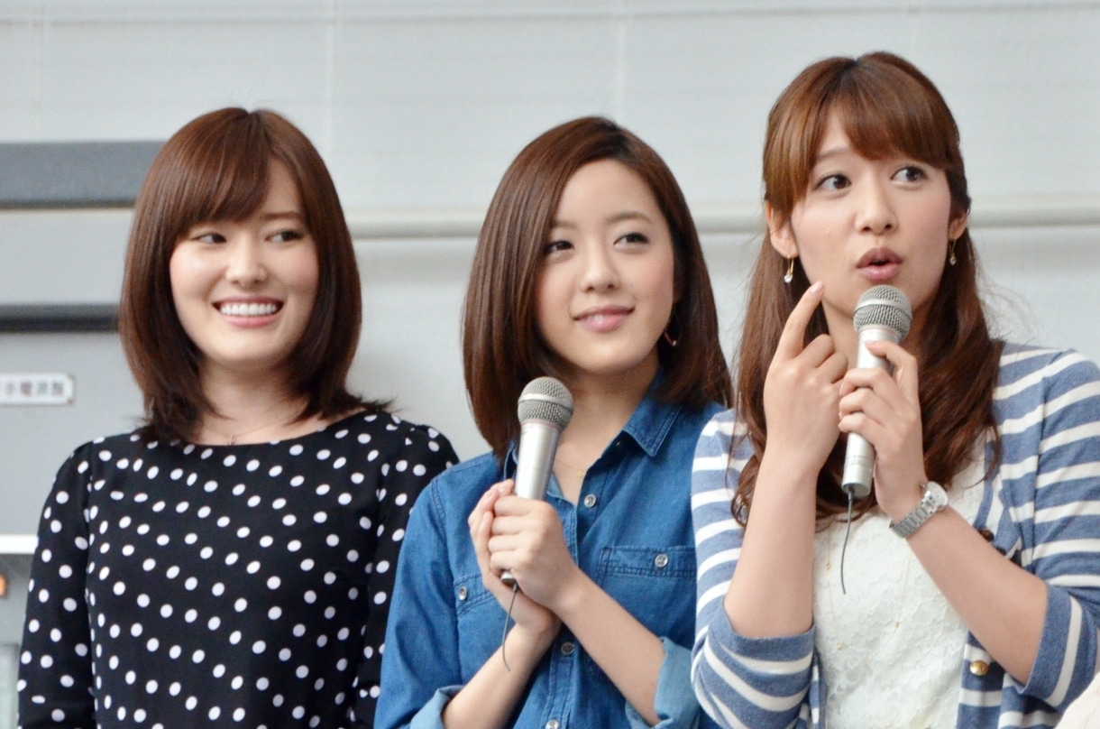 （左から）林みなほアナ、古谷有美アナ、吉田明世アナ。