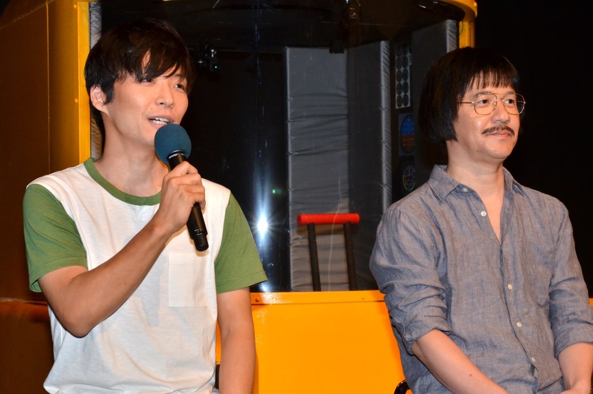 星野源（左）と、内村光良（右）。