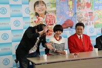 「やまがた寒河江フェア＆さくらんぼの種吹きとばし大会」開催発表会見。(c)吉本興業