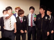 1を引いてしまう小沢(右)。