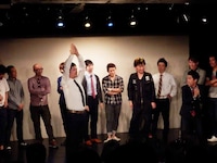 流れ星・ちゅうえいのギャグ「コンパスおじさん」を引き継いだウエストランド河本（手前左）。