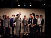 見事に序盤の「コンパスおじさん」で落としたトータルテンボス大村(手前左)