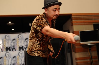 ライブ中、どぶろっく江口は報道陣にも「♪もしかしてだけど～」とコールアンドレスポンスを要求した。