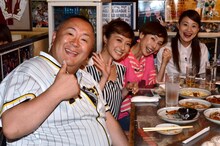 「地上波では絶対に見られない!! 世界最高のドキュ！ドキュ！映像祭り」に出演する（左から）松村邦洋、神戸蘭子、久本雅美、清水ひとみ。