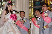 松井愛莉（左端）に一番いいプロポーズだったと名指しされて驚くチャンカワイ（右端）。