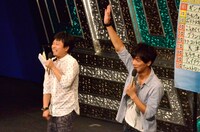 MCの次長課長。