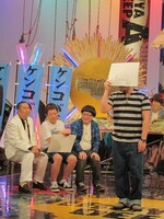 「Shibuya Deep A」の「大爆笑で天下をとれ！お笑い国盗りバトル」で罰ゲームをするケンドーコバヤシ。