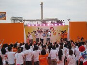 カウントダウンとともにフェススタート。