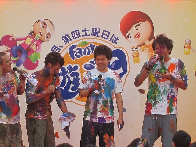 ペイント後の真栄田とジューシーズ。