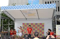 「カンコンキンシアター」旗揚げ25周年記念イベントの模様。ステージはエネルギ－。