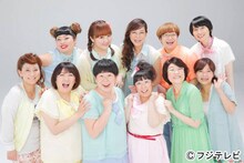 「FNS27時間テレビ 女子力全開2013 乙女の笑顔が明日をつくる!!」で総合司会を務める決まった（前列左から）友近、森三中、オアシズ、（後列左から）渡辺直美、柳原可奈子、椿鬼奴、ハリセンボン。(c)フジテレビ