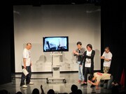 楽屋で親しいスタッフに木本がムチャをする様子をモニターでチェック。最後はカメラから外れて何をやったのか見えず。