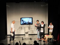 楽屋で親しいスタッフに木本がムチャをする様子をモニターでチェック。最後はカメラから外れて何をやったのか見えず。