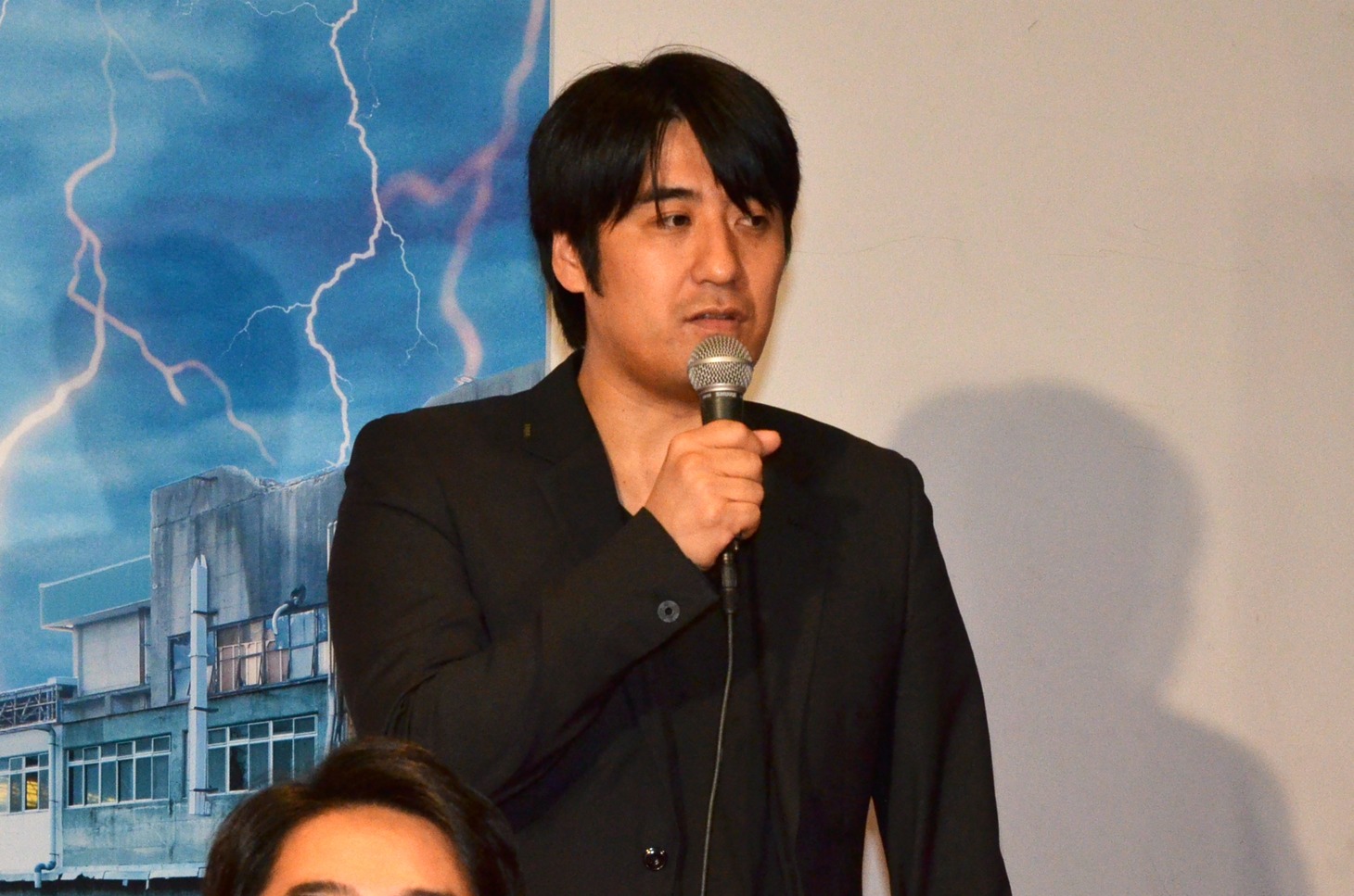 本作で脚本・監督を務めた佐久間宣行プロデューサー。