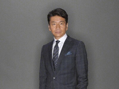 「上田晋也の緊急報道！」で司会を務める、くりぃむしちゅー上田晋也。(c)TBS