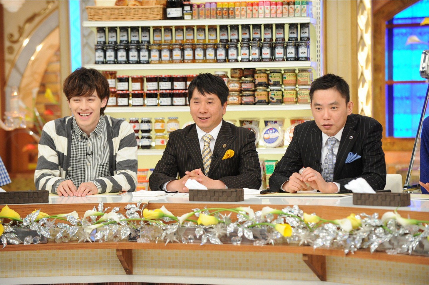 「お願い！ランキングGOLD 特別編 第1回食卓のデザート＆パンのおとも総選挙」に出演する爆笑問題とウエンツ瑛士（左）。(c)テレビ朝日