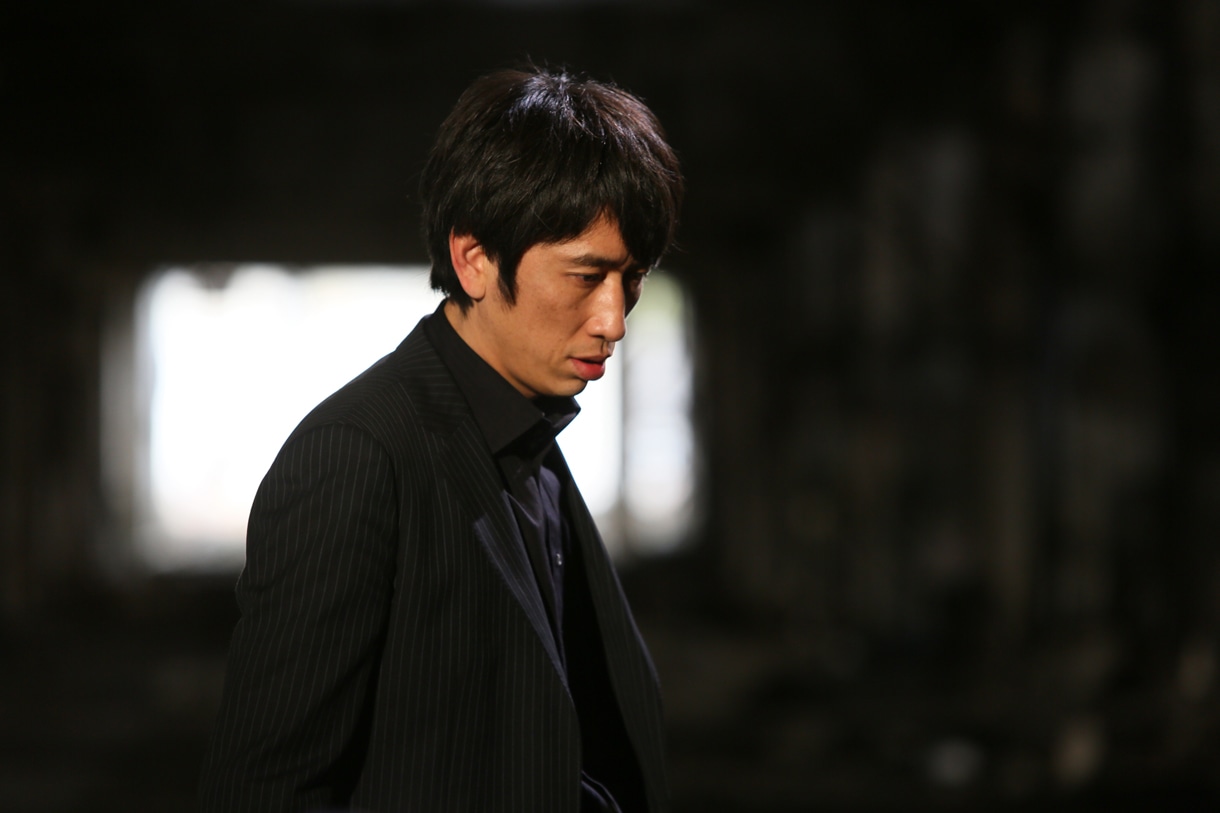 信太郎役を熱演した岩井秀人。