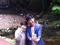 「ヨルスパ！ ボクとオカンの2人旅 ～30代芸人が感謝の親孝行」(c)KTV