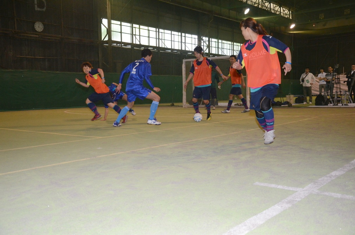 「MINTIA CUP」エキシビジョンマッチの一場面。