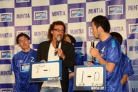 ブラジルW杯アジア最終予選・オーストラリア戦の得点予想をするラモス瑠偉とペナルティ・ワッキー。