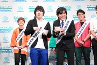 ファミマ商品をPRするLLR。