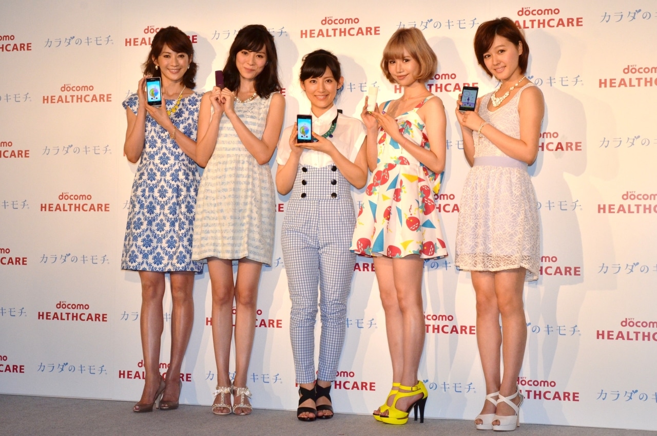 （左から）高垣麗子、安座間美優、福田彩乃、水沢アリー、久住小春。