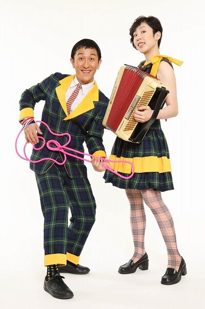 7月12日（金）、東京・新宿ネイキッドロフトにて、トークライブ「吉本興業presents『おカタいのがお好き～エロサイトでイッた直後に社会問題を考える～』」を開催するおしどり。