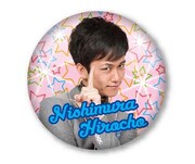 「彩メンバーガチャガチャ缶バッジ」西村ヒロチョ