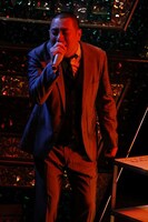 HGのためファッションショーをあるあるで盛り上げるRG。(c)フォトプロ