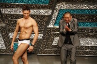 HGのモデルギャグ姿。(c)フォトプロ