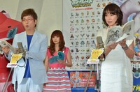 山寺宏一（手前左）と高島礼子（手前右）。