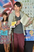 公開アフレコに臨む平成ノブシコブシ吉村。