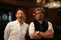 ケンドーコバヤシ（右）と、サバンナ高橋（左）。(c)BeeTV