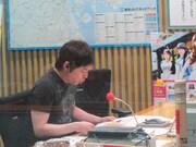 微塵の恥ずかしさも感じさせず感情たっぷり込めて1人で真剣にマンガのセリフを読み上げる今田。