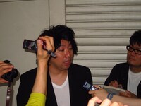 セカンドDVDを発売することを発表したレイザーラモンRG。