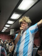 車中でメッシを気取ってあるあるを熱唱するRG。