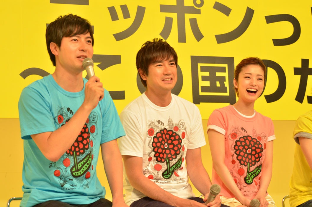 「24時間テレビ36『愛は地球を救う』」制作発表会見の模様。（左から）総合司会を務める桝太一（日本テレビアナウンサー）と羽鳥慎一アナウンサー、チャリティパーソナリティを務める上戸彩。