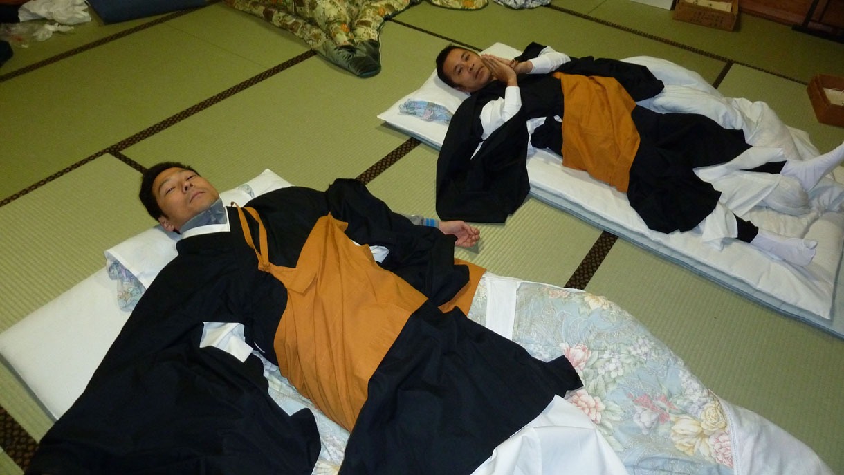 DVD「東野・岡村の旅猿 プライベートでごめんなさい…地獄谷温泉で野猿を撮ろう！の旅＆是非見て欲しい奈良の旅 プレミアム完全版」より