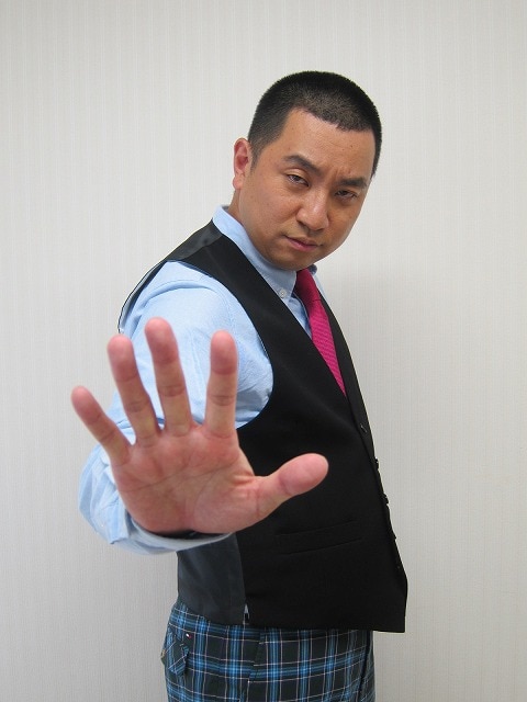 7月1日放送「あるあるJAPAN」(TBS)でMCを務めたレイザーラモンRG。