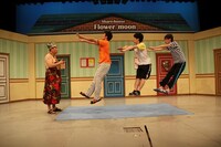 毎月1日、「なんばグランド花月ファン感謝day」7月のイベント「烏川の口笛でぶっ飛び画像撮影会」イメージ。(c)吉本興業