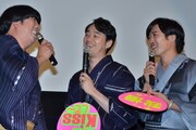 脱線トークを繰り広げたバナナマン日村（左）と、バナナマン設楽（中央）、劇団ひとり（右）。