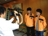 地域発信型映画「新見的おとぎばなし」PR岡山県知事表敬訪問。(c)吉本興業