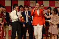 ネタ順を決める抽選で1番を引いてしまう新宿カウボーイ・かねきよ。