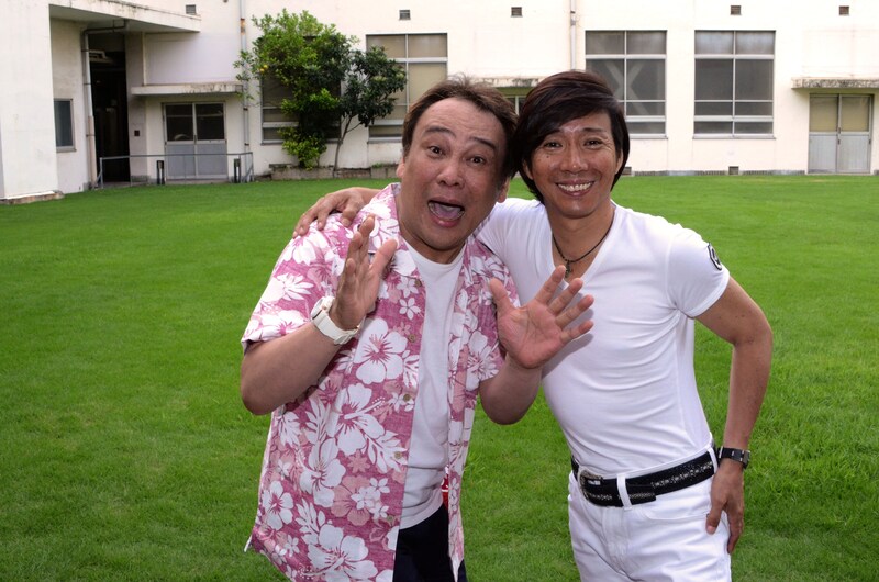 新コンビ・あいざき君と江藤くん。左が江藤博利、右があいざき進也。