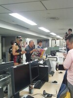 レイザーラモンとザ・プラン9・浅越ゴエ。(c)吉本興業