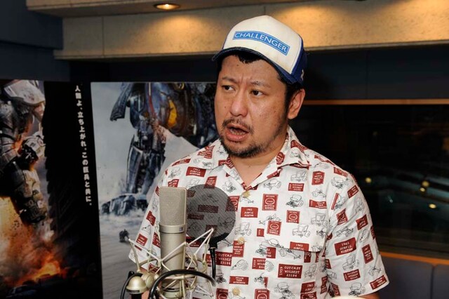 ハリウッド映画「パシフィック・リム」に日本語吹き替えキャストとして出演するケンドーコバヤシ。(c)2013 WARNER BROS.ENTERTAINMENT INC.AND LEGENDARY PICTURES FUNDING,LCC