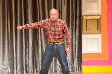 1人コントを情熱的に演じきったあばれる君。
